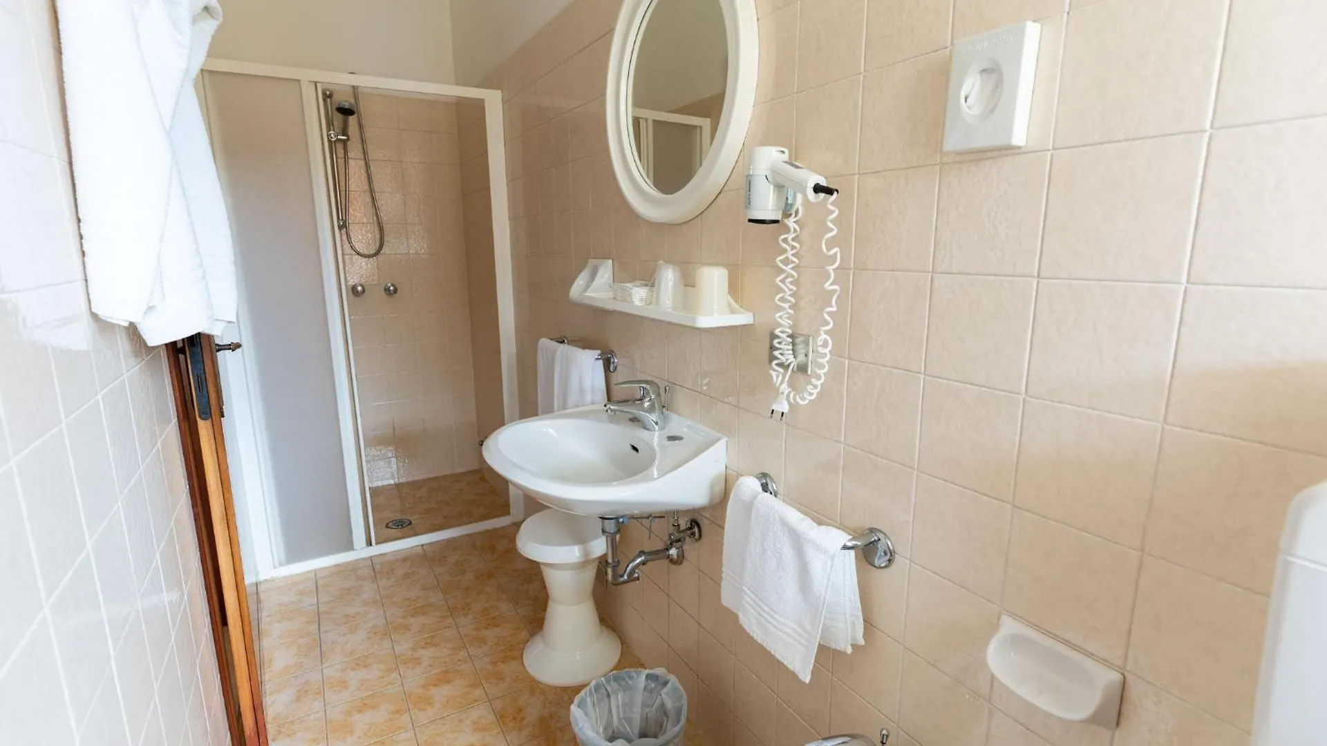 Hotel Lem-Casadei Cervia 3*,
