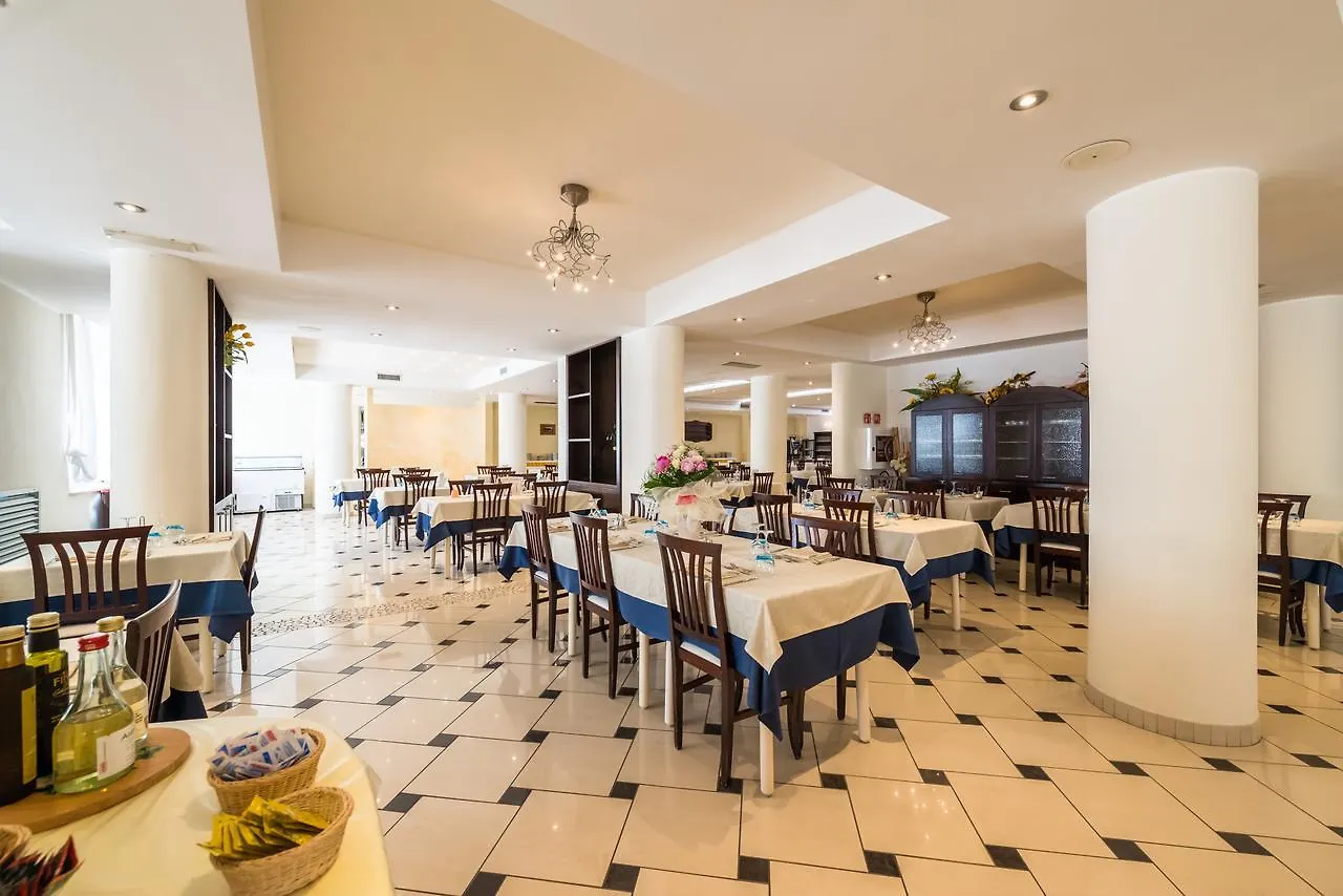 Hotel Lem-Casadei Cervia 3*,